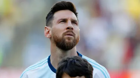 Messi cantó el himno ante Venezuela