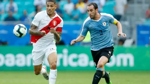 Godín en el duelo ante Perú.