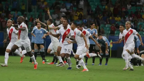 Perú celebra el paso a las semifinales.