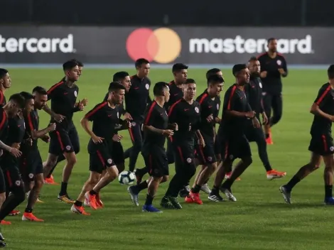 Bajo la lluvia Chile realiza su primer entrenamiento en Porto Alegre