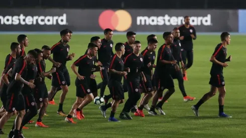 Bajo un temporal entrena La Roja en Porto Alegre
