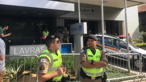 El frontis del hotel que ocupa la selección argentina fue escenario de molestias por parte de los hinchas brasileños