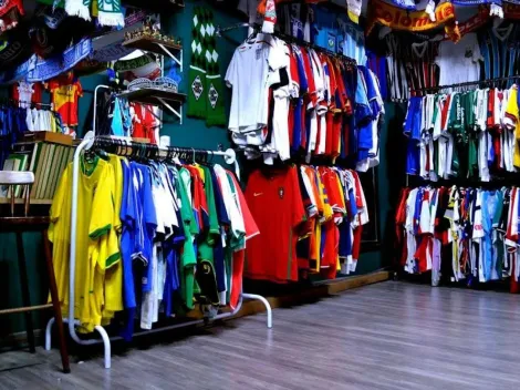 Brechó do Futebol, el paraíso de más de 6500 camisetas en Porto Alegre