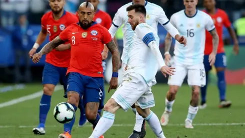 Arturo Vidal respalda los reclamos de Lionel Messi