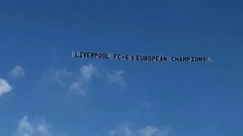 Avión le enrostra las 6 Champions League del Liverpool al United