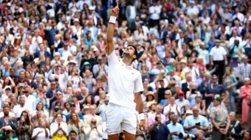 Novak Djokovic venció a Roger Federer en la final más larga de la historia de Wimbledon (Foto: Getty Images)