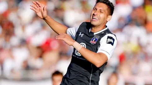Juan Manuel Insaurralde con la camiseta de Colo Colo