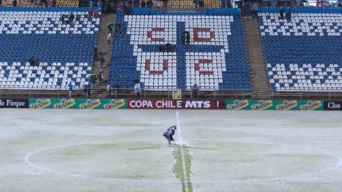 Como una verdadera pista de hielo quedó la cancha de San Carlos de Apoquindo