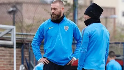 Daniele De Rossi se entrena con los xeneizes.