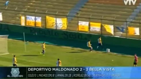 ¡Increíble! Fue a festejar con su barra y terminó metido en un pozo