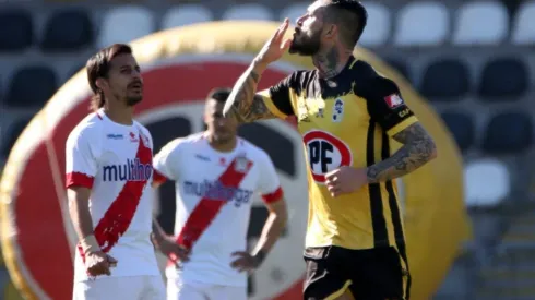 Pinilla festeja su doblete.