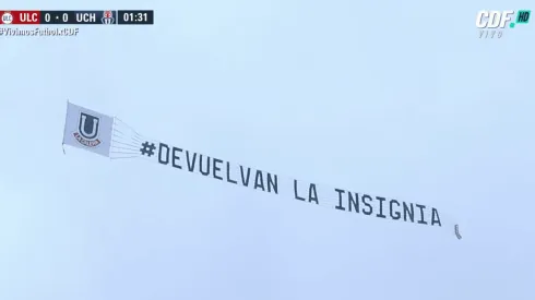 Avión sobre el estadio