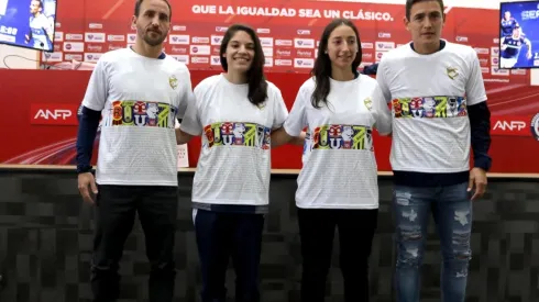 Los cuatro capitanes del clásico universitario.