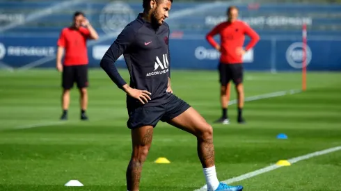 Neymar sigue a la espera de resolver su situación.
