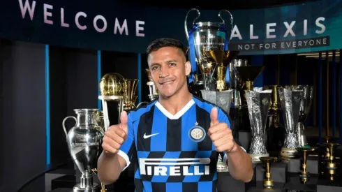Alexis Sánchez en su presentación con el Inter.