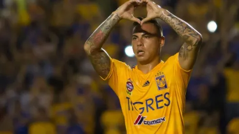 Gol de cabeza de Vargas