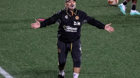 Diego Maradona a la espera del ok del médico para asumir como DT en Argentina