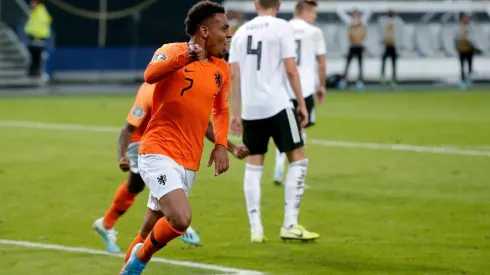 Holanda se mete en la pelea por los cupos a la Euro.