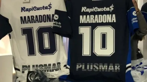 Furor en Argentina por las camisetas de Diego Maradona en su nuevo club