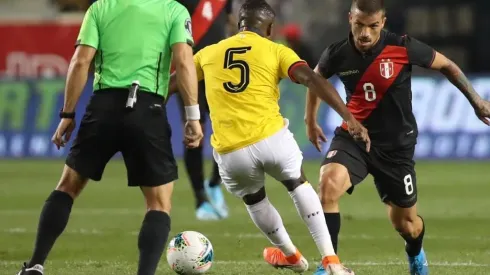 Costa en el amistoso de Perú ante Ecuador.