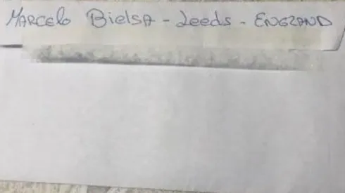 Hincha del Leeds invita a su matrimonio a Marcelo Bielsa y obtiene respuesta