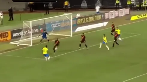 El brasileño tuvo su primer partido con Brasil.