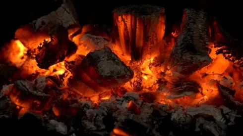 Aprende a encender un buen carbón.