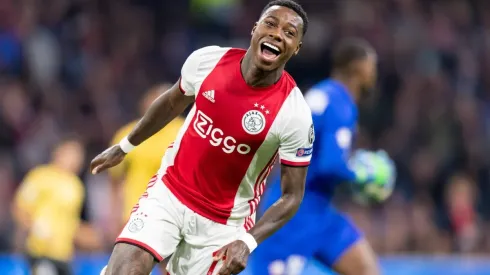 Ajax arranca con el pie derecho