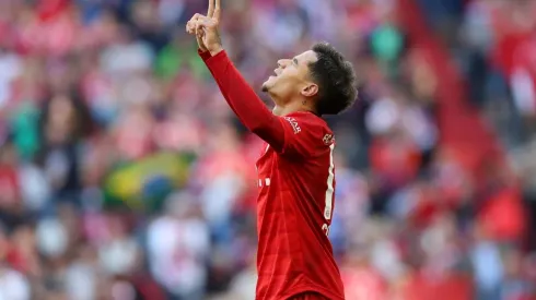 El brasileño cambió un penal por gol.