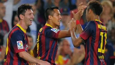 La afición culé recuerda al chileno por un golazo contra el Real Madrid.