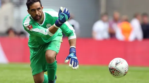 Claudio Bravo felicitó a Colo Colo y animó a la U.