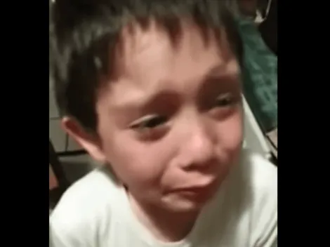 El desgarrador llanto de un niño que mató hormiga