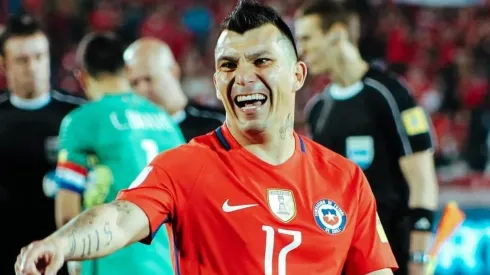 Gary Medel aprovechó y columpió a Maripán junto al Chino Ríos.