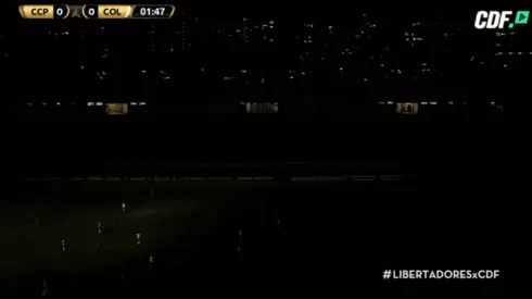 El Atahualpa de Quito a oscuras.