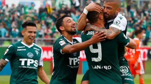 Wanderers se mantiene en la cima