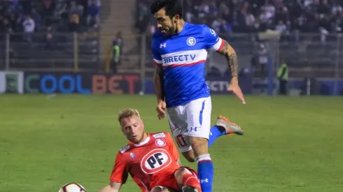 Unión La Calera recibe a Universidad Católica en el estadio Nicolás Chahuán.