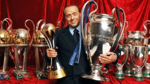 Los fanáticos del Milan no olvidan la imagen de Berlusconi multicampeón