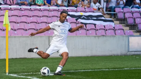 Ronaldiho estará jugando en Santiago.
