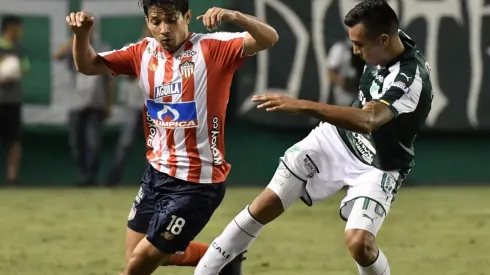 Matías Fernández parará junto con la liga colombiana.