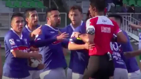 Fernando Meneses recibe cinco fechas de castigo por gritarle "perro CTM" al árbitro