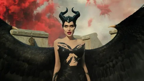 Jolie retorna con su magnética interpretación de la clásica villana Disney.