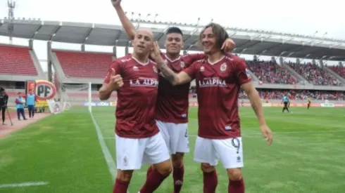 La Serena gana gusta y golea