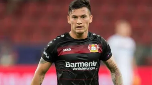 Charles Aránguiz entre los 28 cracks que terminan contrato en Europa