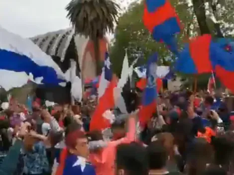 Hinchas de Colo Colo, la U y la UC arman carnaval en la marcha