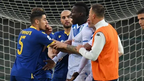 Balotelli amenazó con irse de la cancha