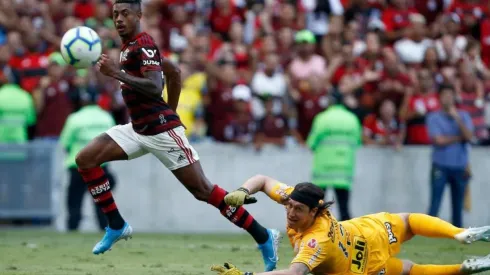 Flamengo se mantiene imparable y aplasta al Corinthians