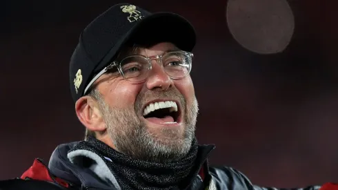 Jürgen Klopp es un loco lindo y lanzó un quequito camuflado a Claudio Bravo