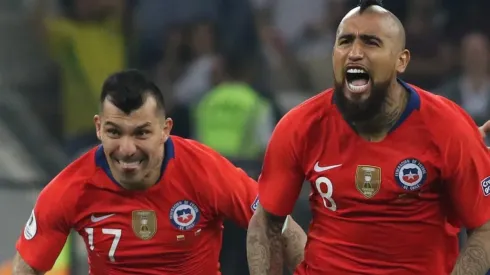 La Roja tiene nómina reducida y "extranjera" para el amistoso ante Perú