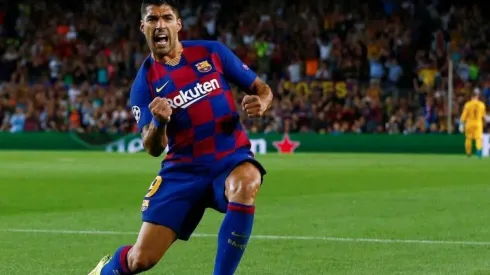 Compañero de selección echa al agua a Luis Suárez