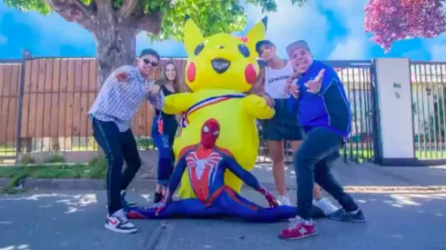 Parte de los creadores responsable del nuevo himno para las manifestaciones.